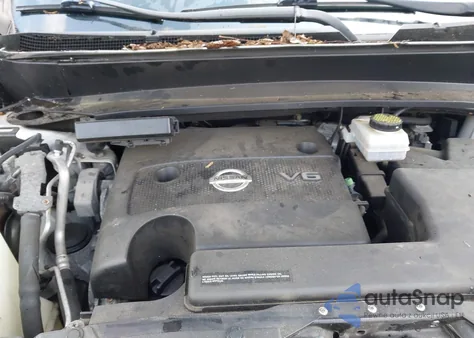 2014 Nissan Pathfinder S/Sv/Sl/Platinum z USA, uszkodzony, nr VIN 5N1AR2MM3EC724737